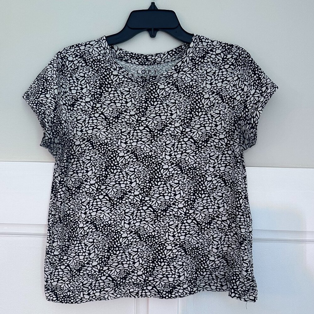 Black and White Patterned Short Sleeve Shirt